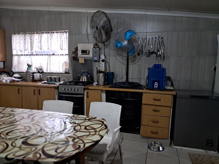2 Bedroom Property for Sale in Oos Einde North West